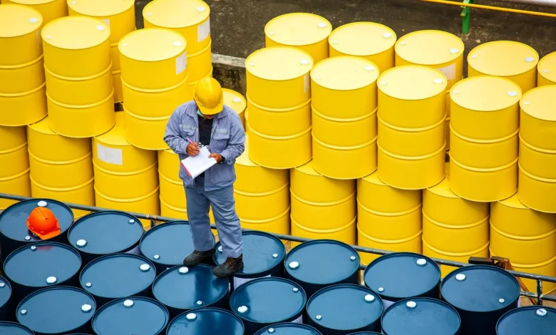 کاهش بی سابقه درآمدهای نفتی در بودجه ۱۴۰۵ / واکنش پورمحمدی را بخوانید